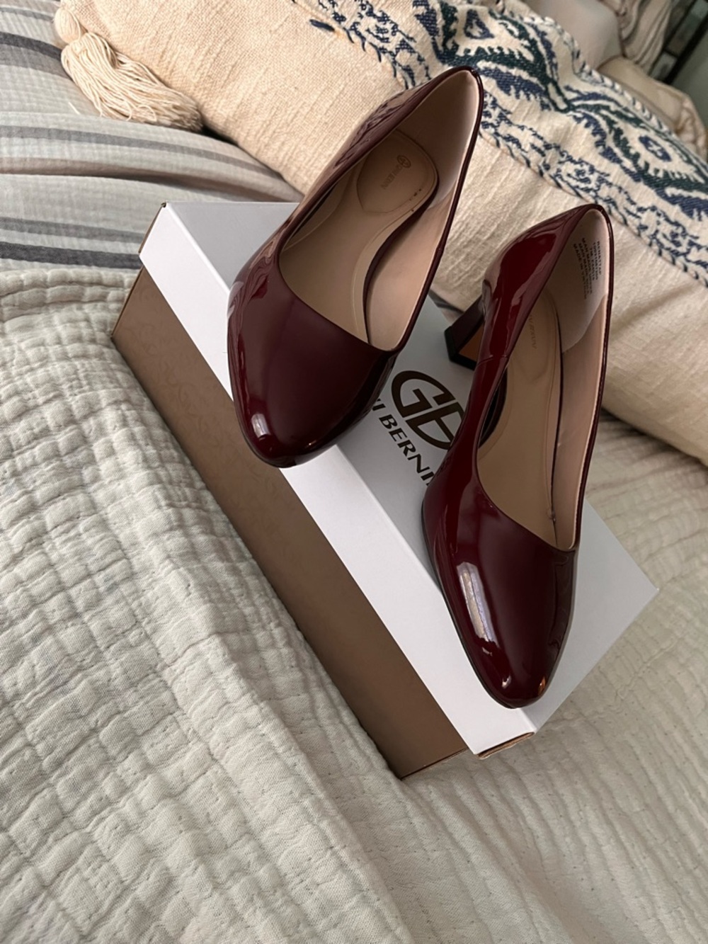 Giani Bernini Women's Burgundy Block Heel Pumps size 7